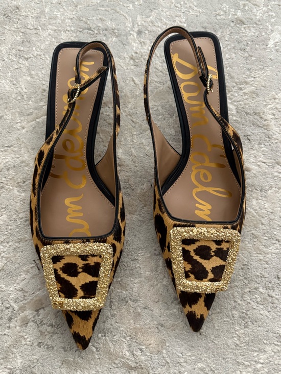 Sam Edelman Shoes - New❗️Sam Edelman Leopard Print Slingback Heels with Gold Buckle